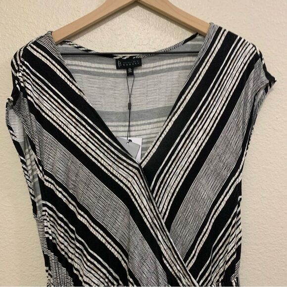 Bobeau Dress Women Medium Black White Sleeveless Elastic Waist Faux Wrap Maxi. - Picture 3 of 15